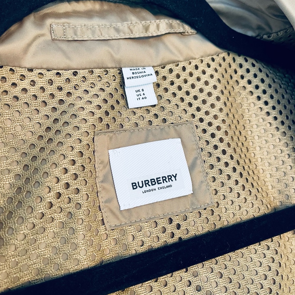 Burberry Silky Tan Belted Raincoat/ Trench Coat - Picture 9 of 16